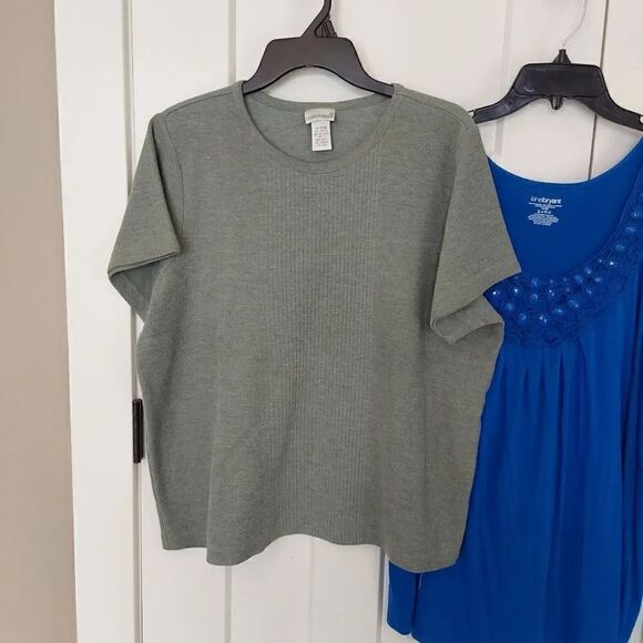 Three Top Bundle Size 18- 20 & Size 18 - Picture 2 of 12